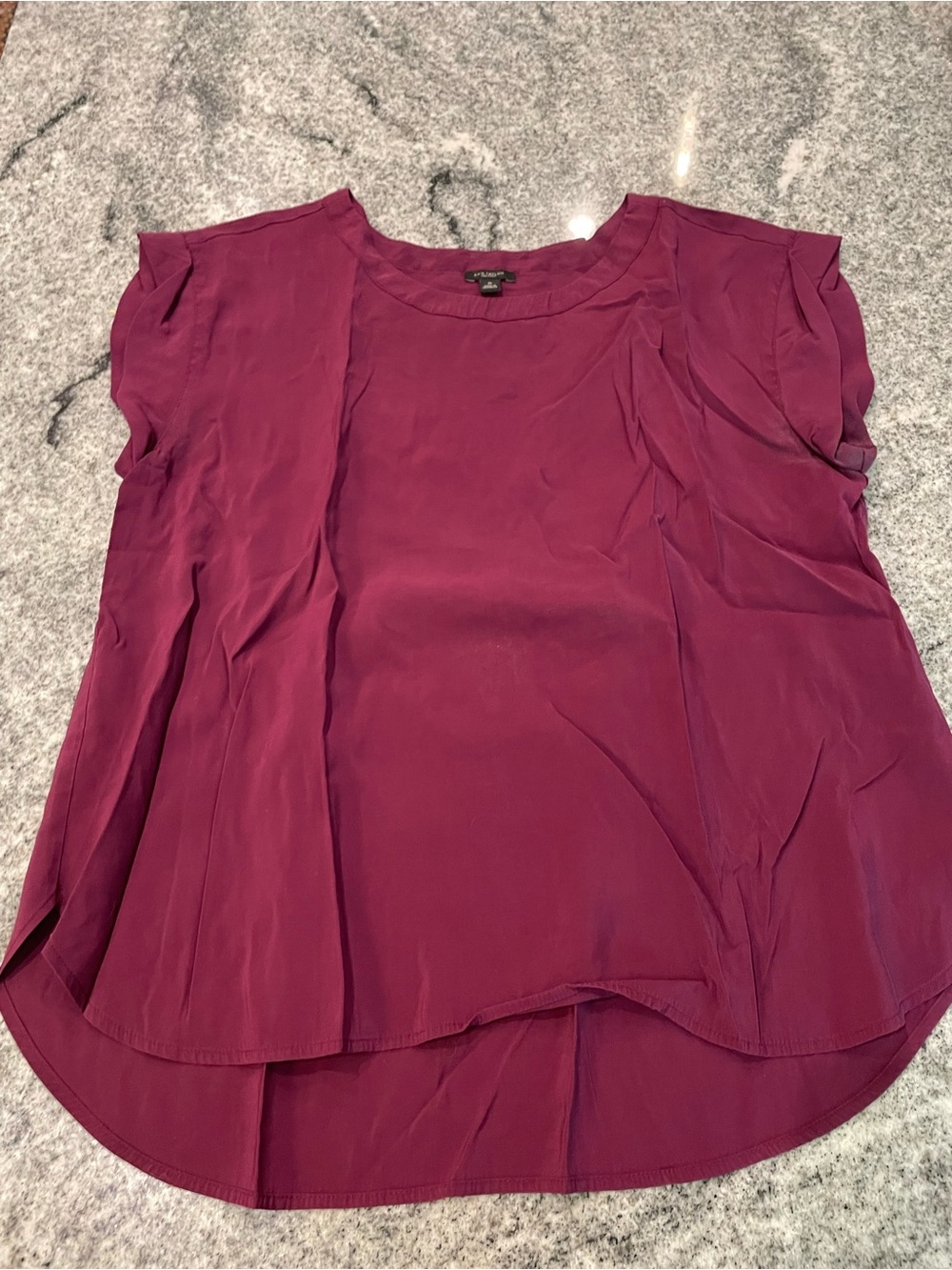 Ann Taylor (M) Women’s Cap Sleeve Blouse. Berry